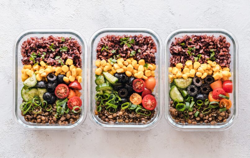 A importância da nutrição desportiva não é recente. Já na Grécia antiga, desde os primeiros Jogos Olímpicos (776 A.C.), atletas e treinadores procuravam uma alimentação especial capaz de aumentar o rendimento físico e melhorar o desempenho (ex: ingerir partes especificas de animais de modo a ter bravura, habilidade, força e velocidade). Hoje em dia sabemos […]